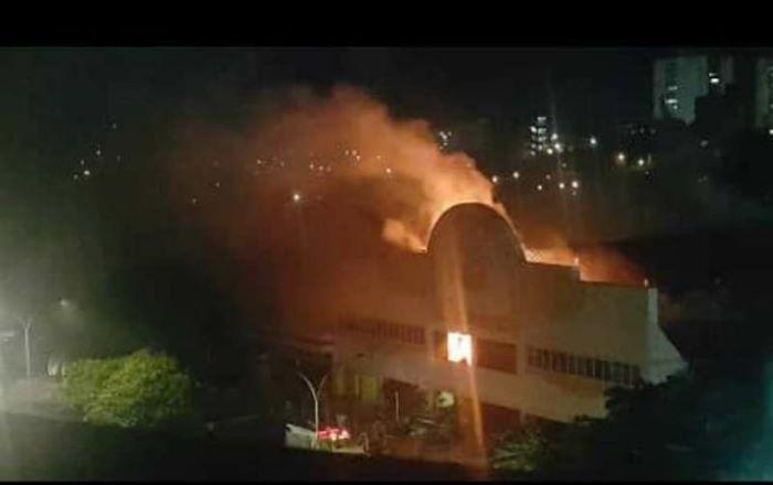 Incendio en el Bingo Charaima de Porlamar dejó cuantiosas pérdidas