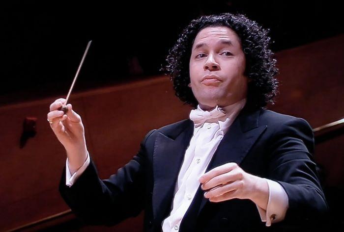 ¿Está dispuesto Gustavo Dudamel a que se repitan en alguien más los tenebrosos recuerdos de su pasado en «El Sistema» de orquestas Juveniles e Infantiles de Venezuela?