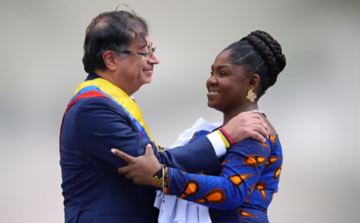 Presidente Gustavo Petro y vicepresidenta colombiana Francia Márquez salpicados por escándalo ante cuantioso amoblado de sus residencias