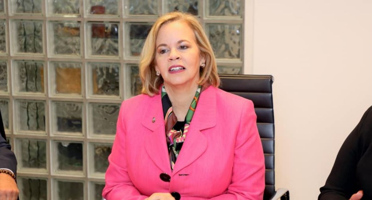 Mas prueba entrega na Ministerio Publico relaciona cu envolvimento di Prome Minister Evelyn Wever-Croes den enrekicimento di oficina Croes Wever & Ruiz