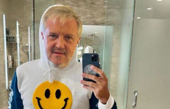 «Reaparece» desnudo un empresario venezolano pero con otro rostro de «Photoshop»