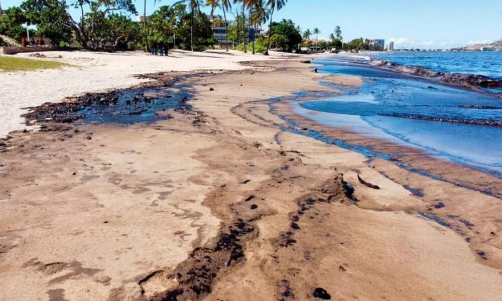 Costa oriental de Venezuela resulta gravemente afectada por derrame petrolero