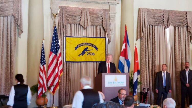 John Bolton anunció nuevas sanciones contra el Banco Central de Venezuela