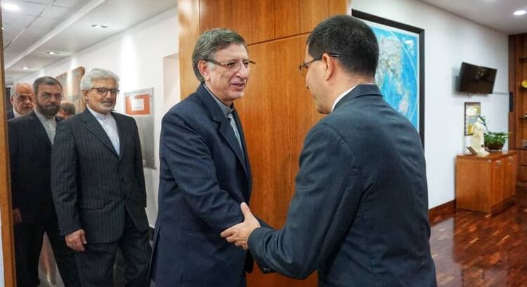 qué hay detrás de los vuelos entre Caracas y Teherán