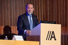 Antes venezolano que madrileño: La deriva política de la opa del BBVA a Sabadell