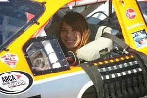 Milka Duno se convertirá en la primera mujer hispana en correr en Nascar