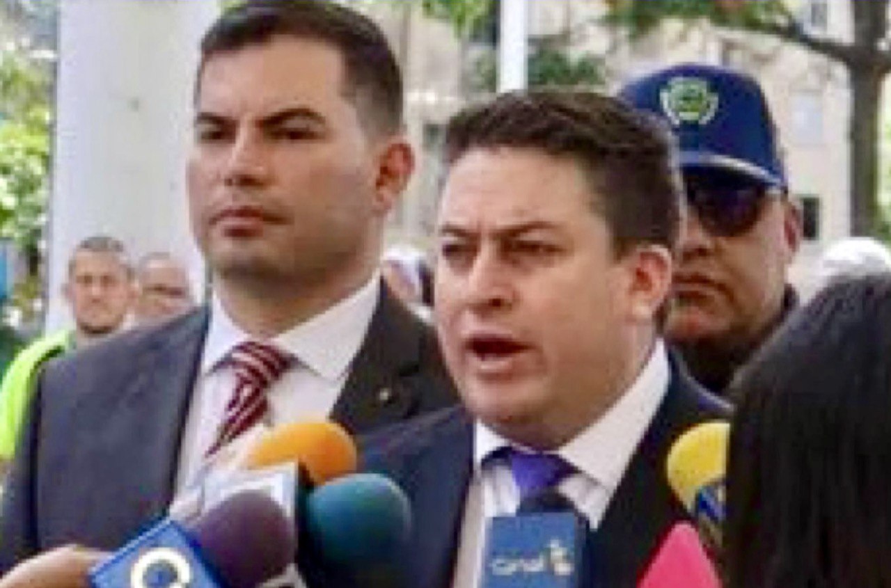 EX HOMBRE DE CONFIANZA DEL POLLO CARVAJAL COGOBIERNA CHACAO