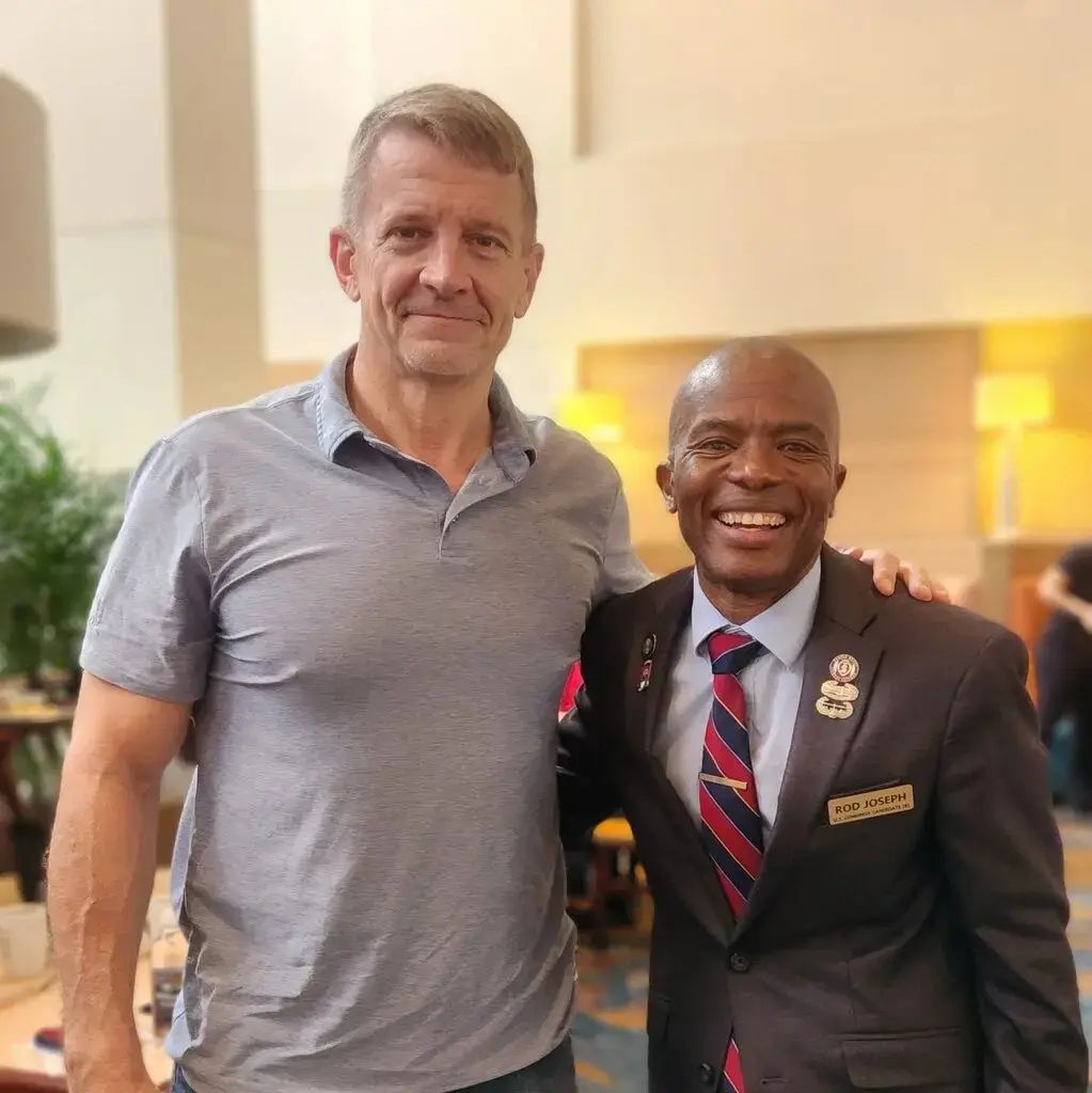 Erik Prince dirige masacre con drones en Haití e impone moodelo  de guerra y conflictos privatizados – La Tabla Blog