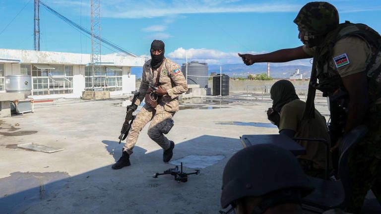Policía de Haití mata a 100  bandidos con drones «kamikazes» en Port-au-Prince – La Tabla Blog