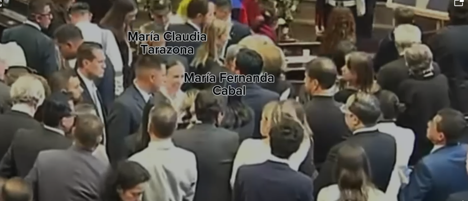 ¿Exportando el caos? El asesor venezolano que le apunta a dividir el uribismo, con una jugada estilo chavista