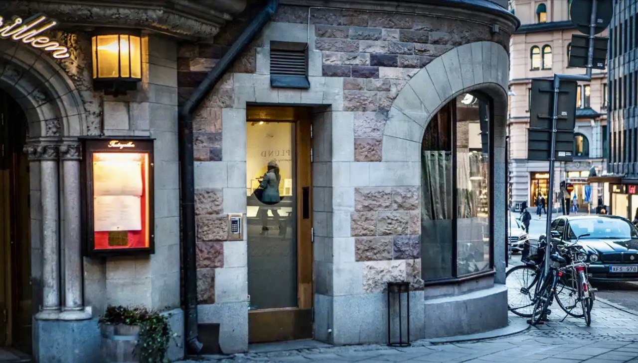 La primera dama Verónica Alcocer se refugia en Estocolmo y mantiene un estilo de vida de lujo, según revelaciones de Expressen