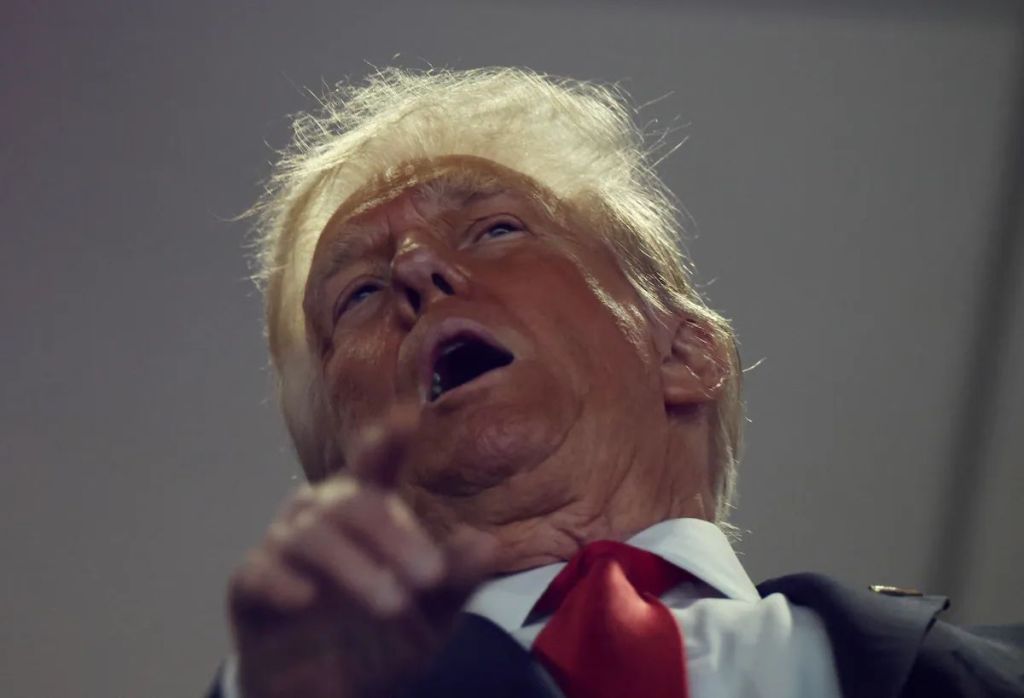 Un desquiciado e incoherente Trump acusa a Venezuela de robar a EEUU «petróleo, tierras y otros activos» – La Tabla Blog