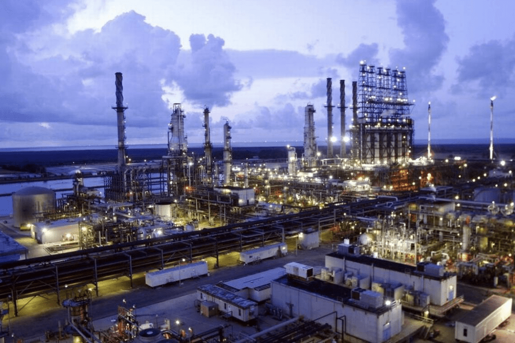 Estados Unidos construyó sus refinerías para crudos pesados porque apostó a mantener el control geopolítico de Canadá, Mexico y Venezuela – La Tabla Blog