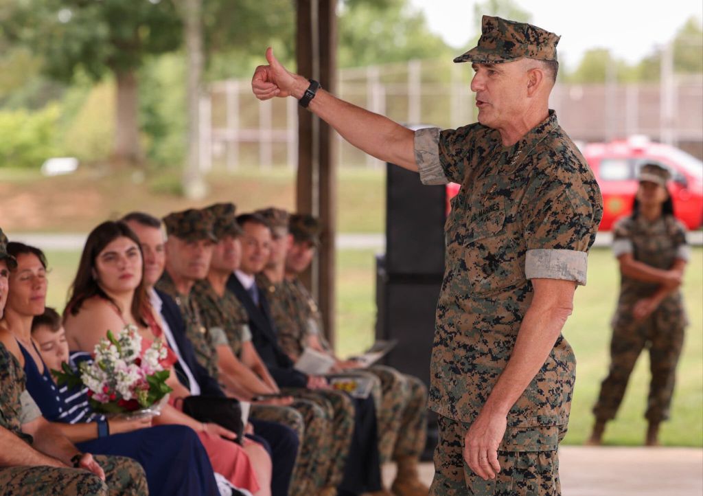 Conozca en 10 datos al general Francis L. Donovan, el hombre del Comando Sur que hizo historia en Venezuela – La Tabla Blog