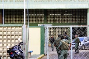 (Zulia) Investigan a veinte policías por servir «rumba» en el retén de Marite